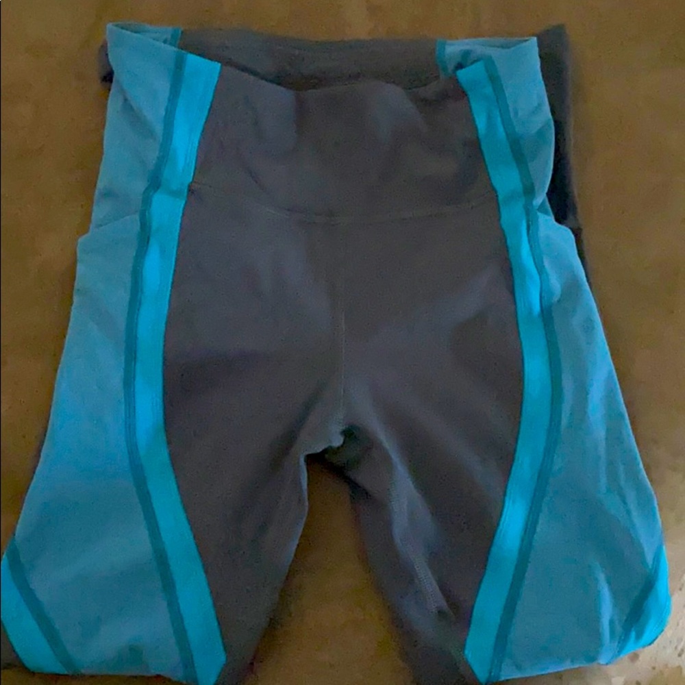 NWOT size 4 lululemon leggings!